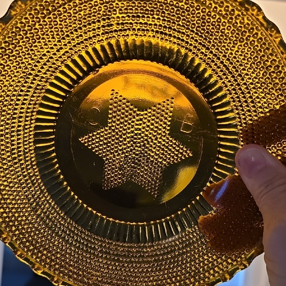 Cambridge Or Indiana Glass. Vintage